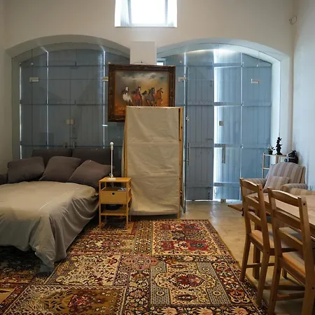 Large Kamara Nicosia