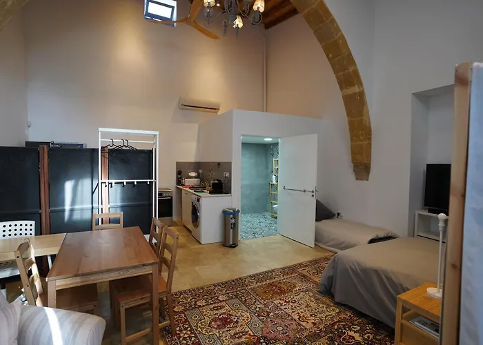 דירה Large Kamara *